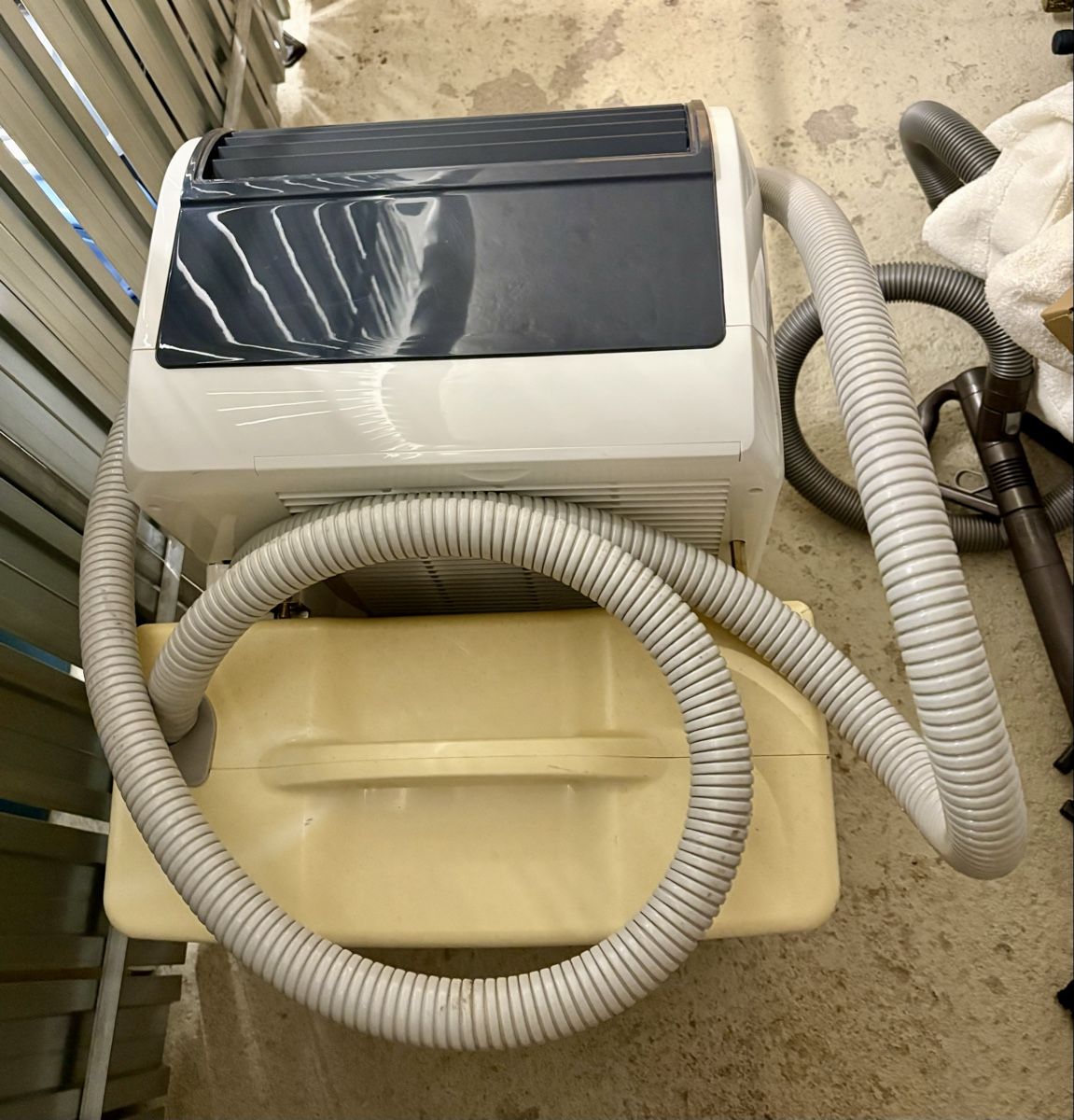 Novamatic Klimageräte: Mobiles Klimagerät CL 1590 LONG SPLIT – Gebraucht aus Rapperswil SG von  4