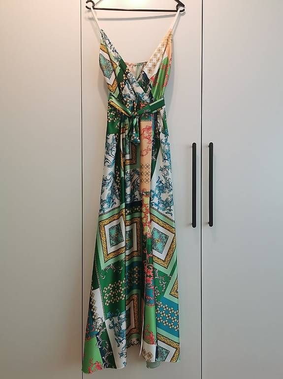 Vestiti: Farbiges Kleid – Nuovo (secondo la descrizione) da Urtenen-Schönbühl venduto da Andrushka
