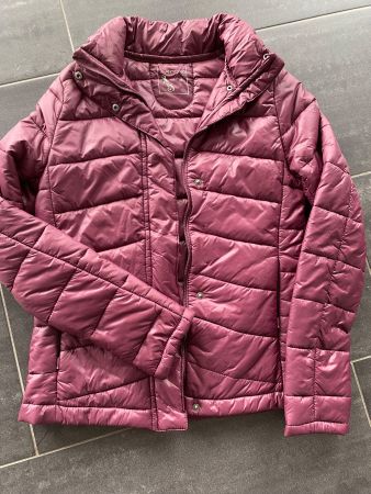 Leichte Daunenjacke Gr. 34 in bordeaurot - wie neu!