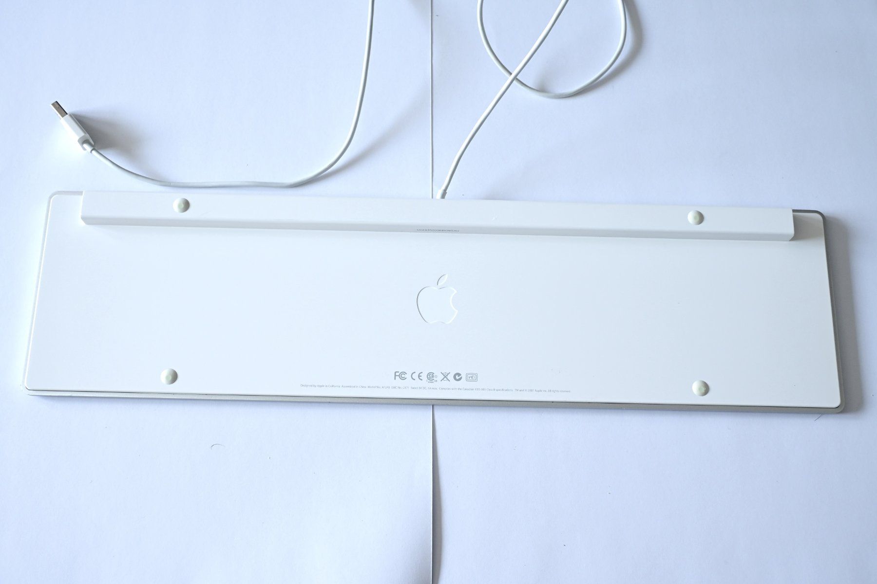 Apple Tastiere: Apple Tastatur für Mac mit USB-Kabel | Schweizer Layout – Usato da Scherz venduto da Neogeo5000 5