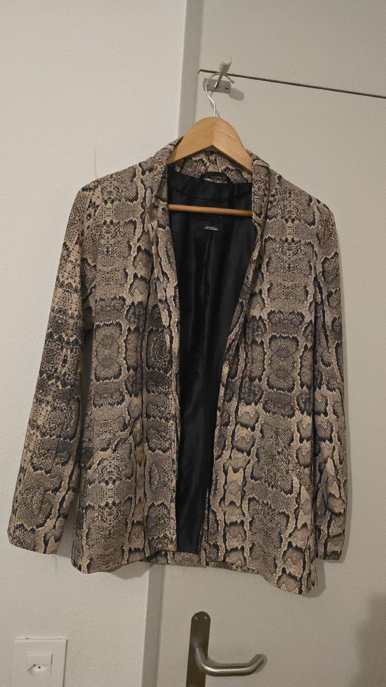 Pull&Bear Giacche: Blazer imprimé python Pull&Bear, taille XS, doublure satinée – Nuovo (secondo la descrizione) da Carouge GE venduto da dem_7zbc