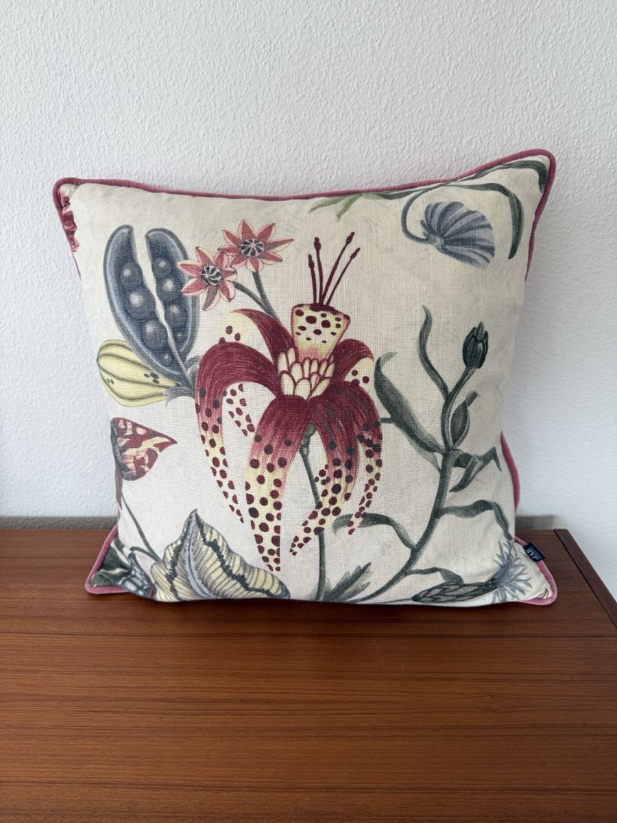 Cuscini: Floral Throw Pillow Cushion – Nuovo (secondo la descrizione) da Meilen venduto da ama_2m6v