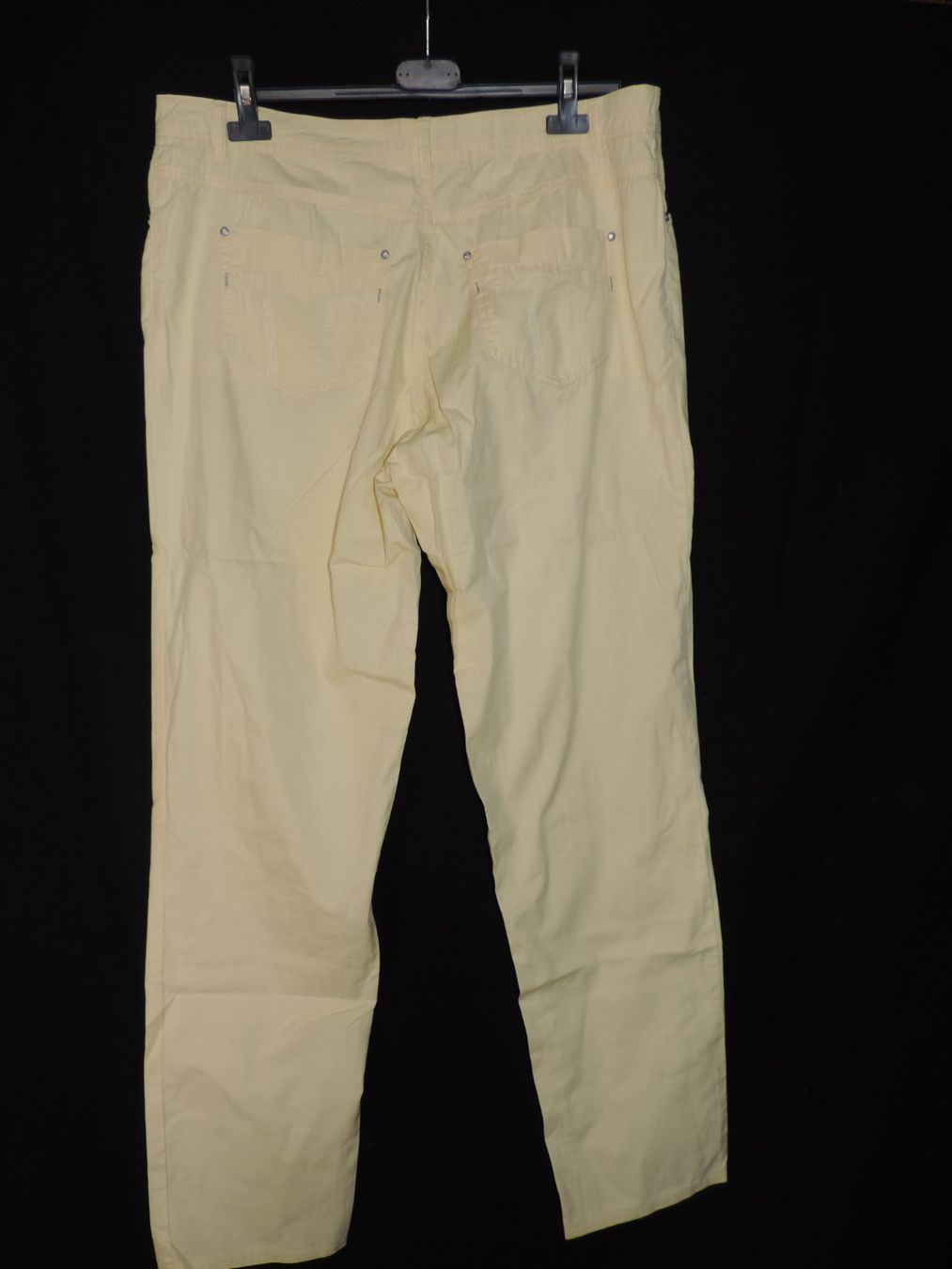 Pantaloni: pantalon jaune pale – Usato da Genève venduto da Axelle333 8