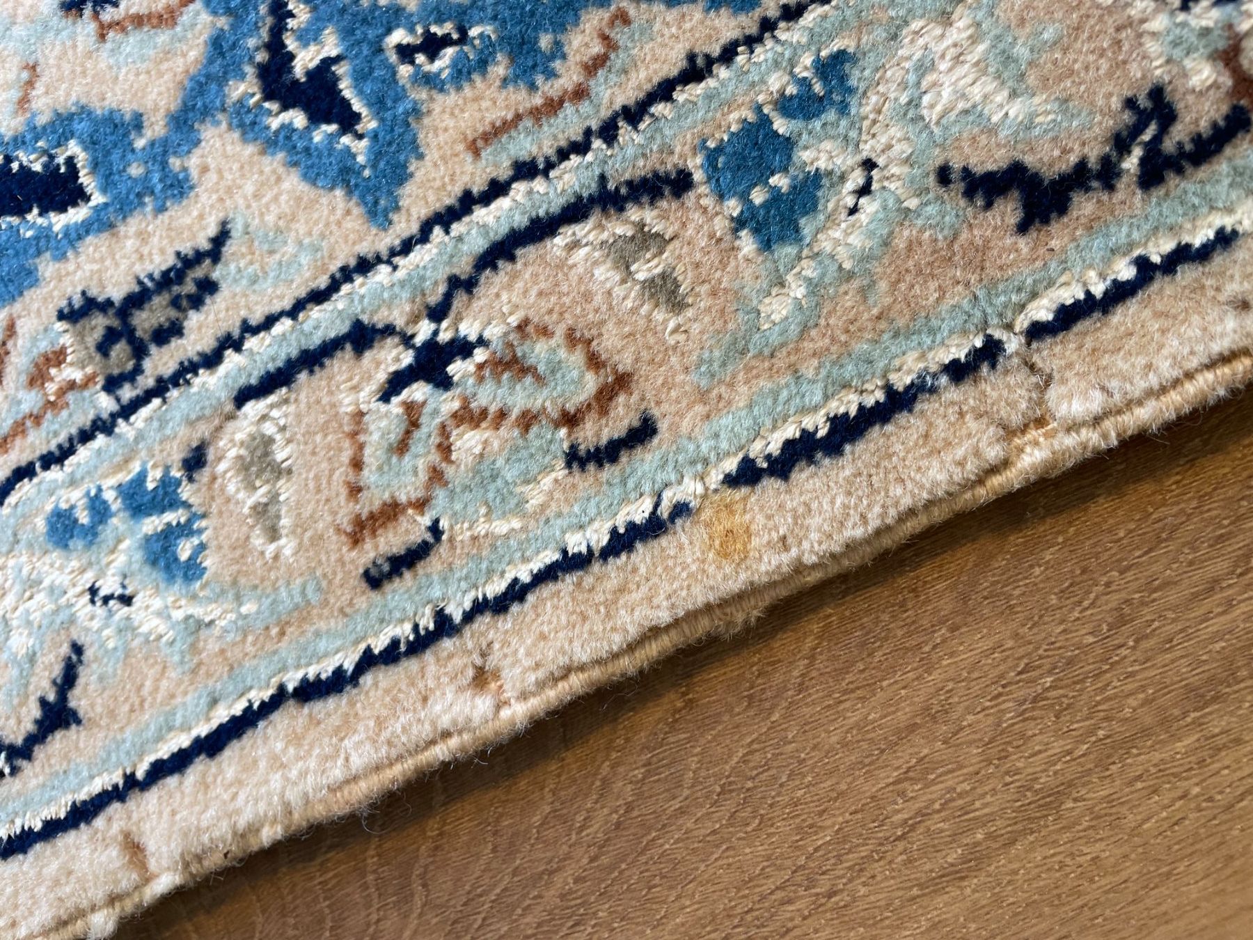 Nain Tappeti: Nain Teppich mit Seide – Usato da Luzern venduto da stilwerkstatt 4