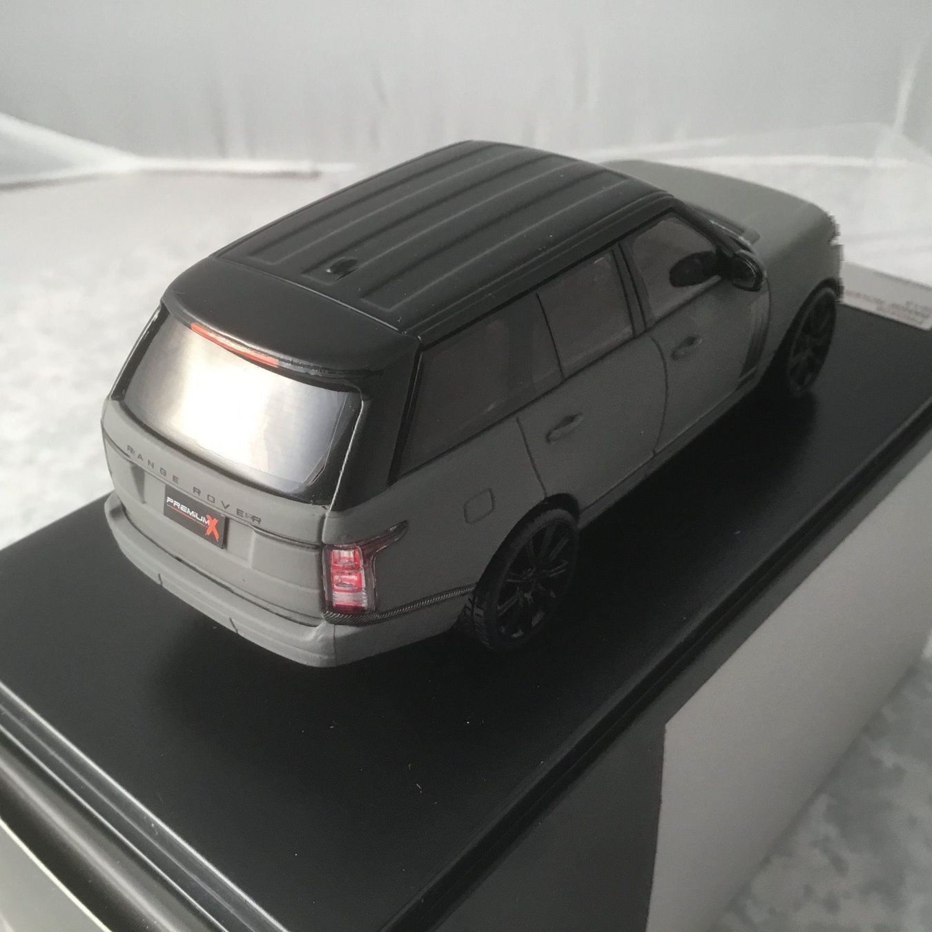 Modellautos: Range Rover, 1:43, grau matt – Neu und originalverpackt aus Erlenbach im Simmental von Model_box 2