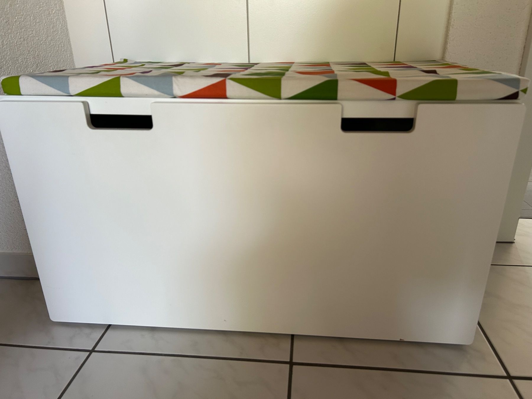 Truhe Stuva/Smastad IKEA / Bank mit Rollkasten für Spielzeug (Gebraucht) in Dotzigen für CHF 10 – nur Abholung auf Ricardo kaufen