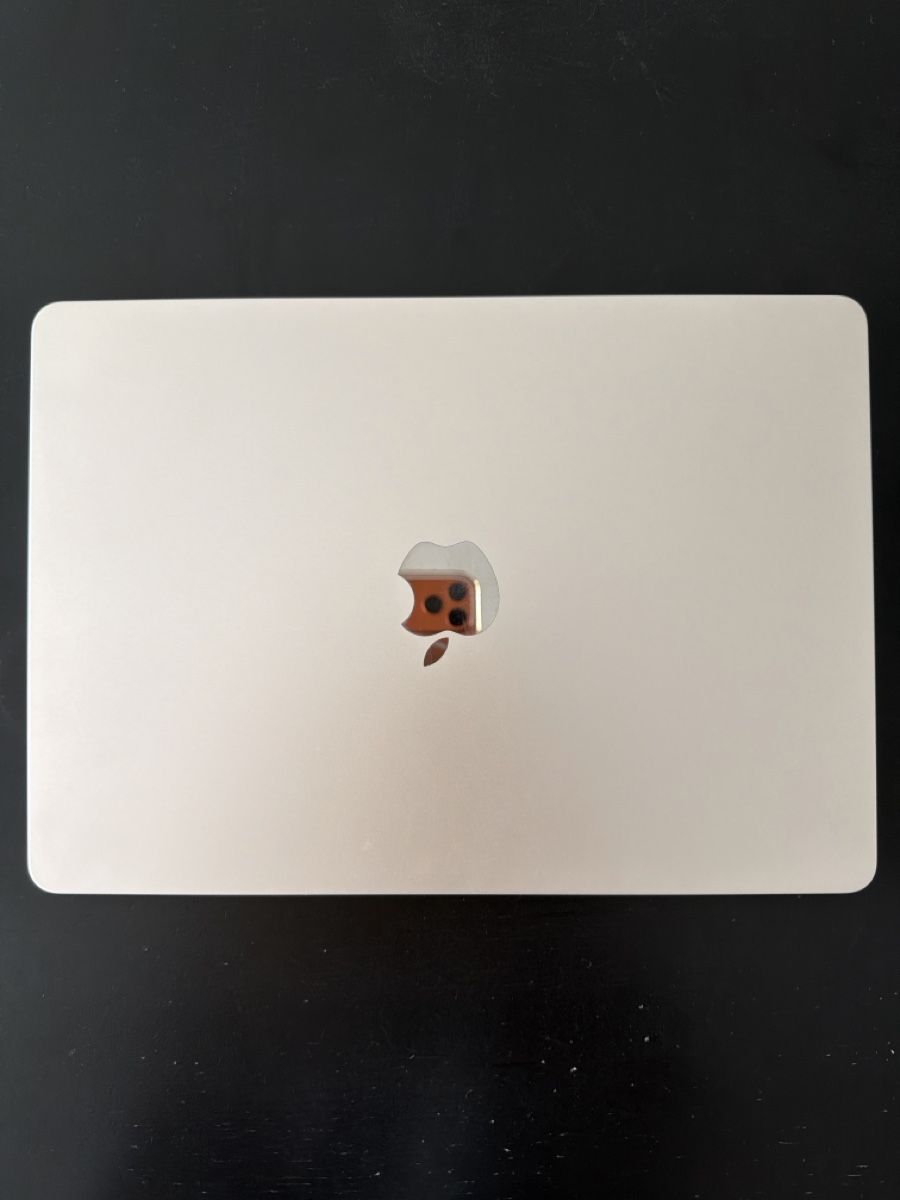 Apple Notebook: MacBook Air model A3240 – Usato da Zürich venduto da nic_29sy