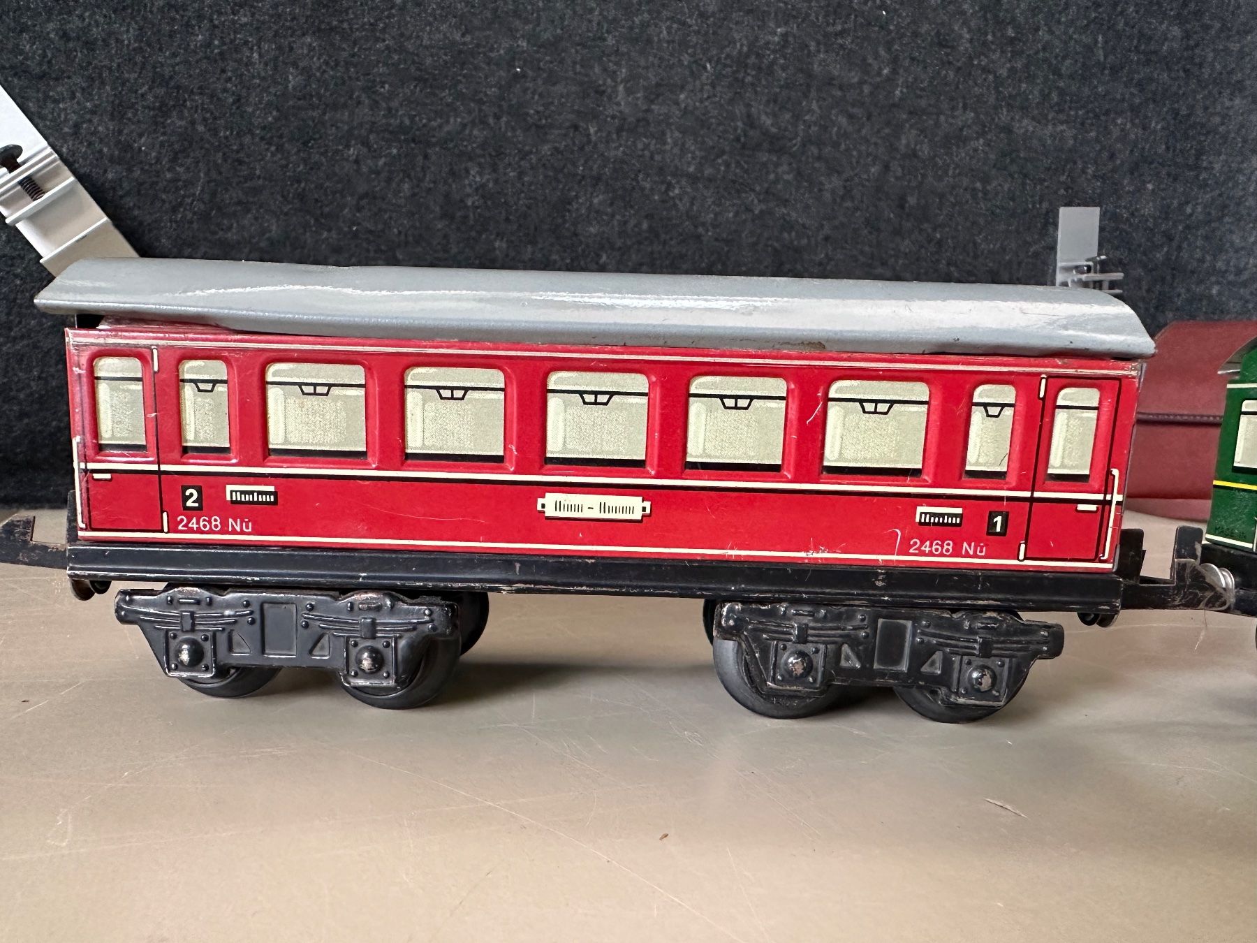 Modellini di ferrovie: Eisenbahnwagen Spur 0 – Usato da Brügg BE venduto da TSP02 1