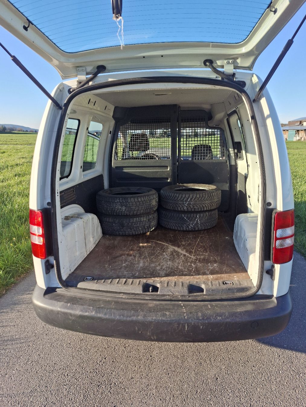 VW Autos: VW Caddy 1.2 TSI ab MFK – Gebraucht aus Neudorf von LM220 4