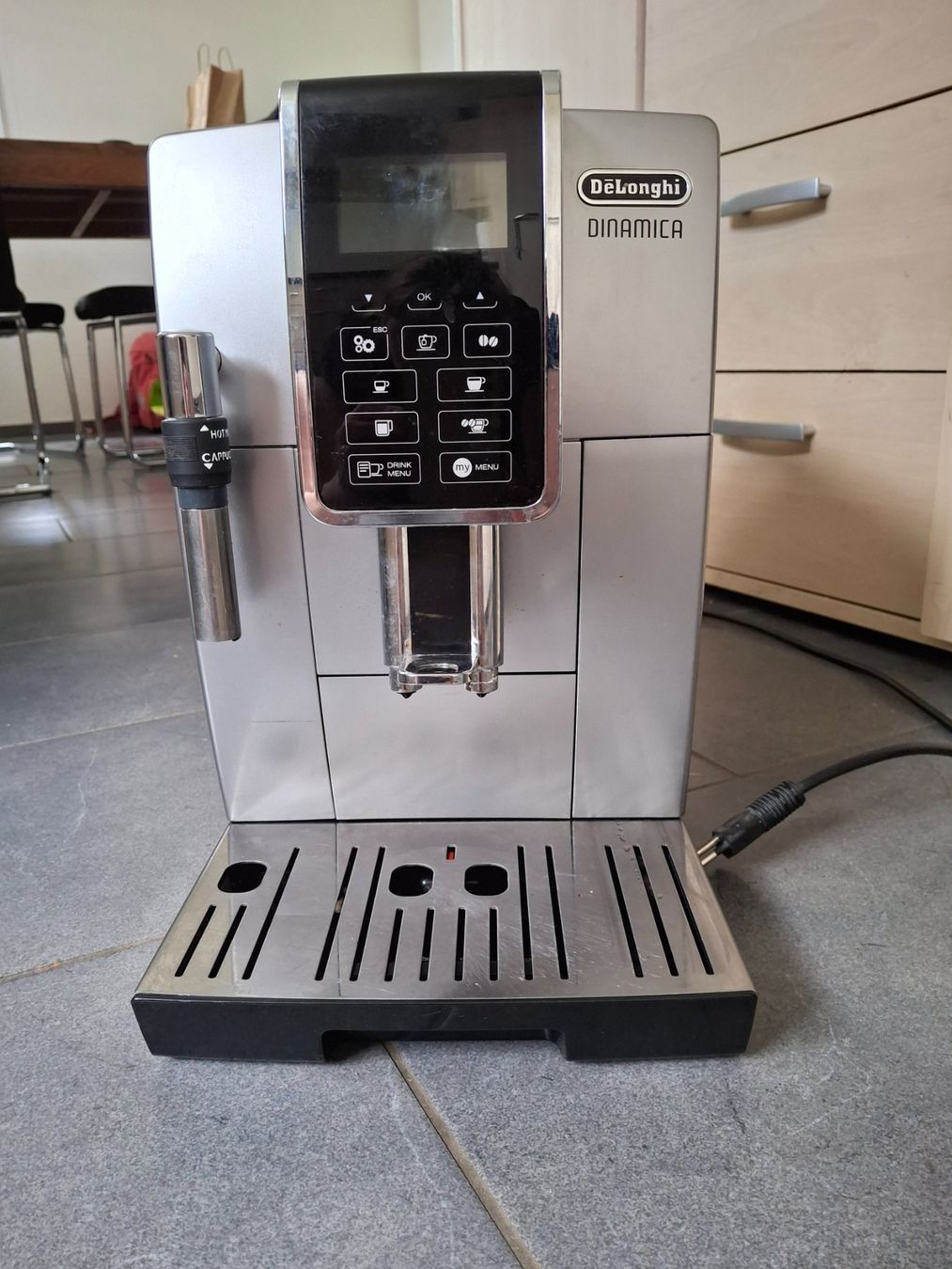 De'Longhi Macchine per caffè & Macchine per espresso: Kaffeemaschine DeLonghi Dinamica – Usato da Roggliswil venduto da thebaus82