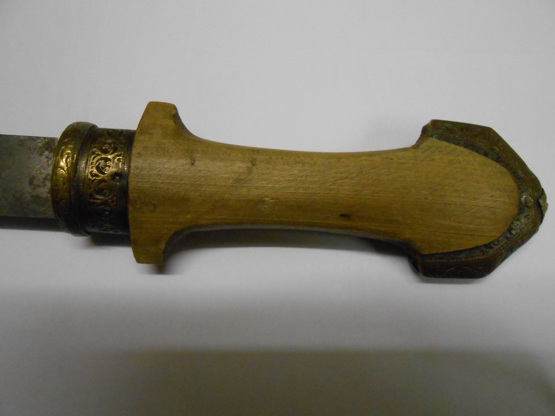 Besteck: Arabischer Krumm-Dolch – Gebraucht aus Gipf-Oberfrick von  5