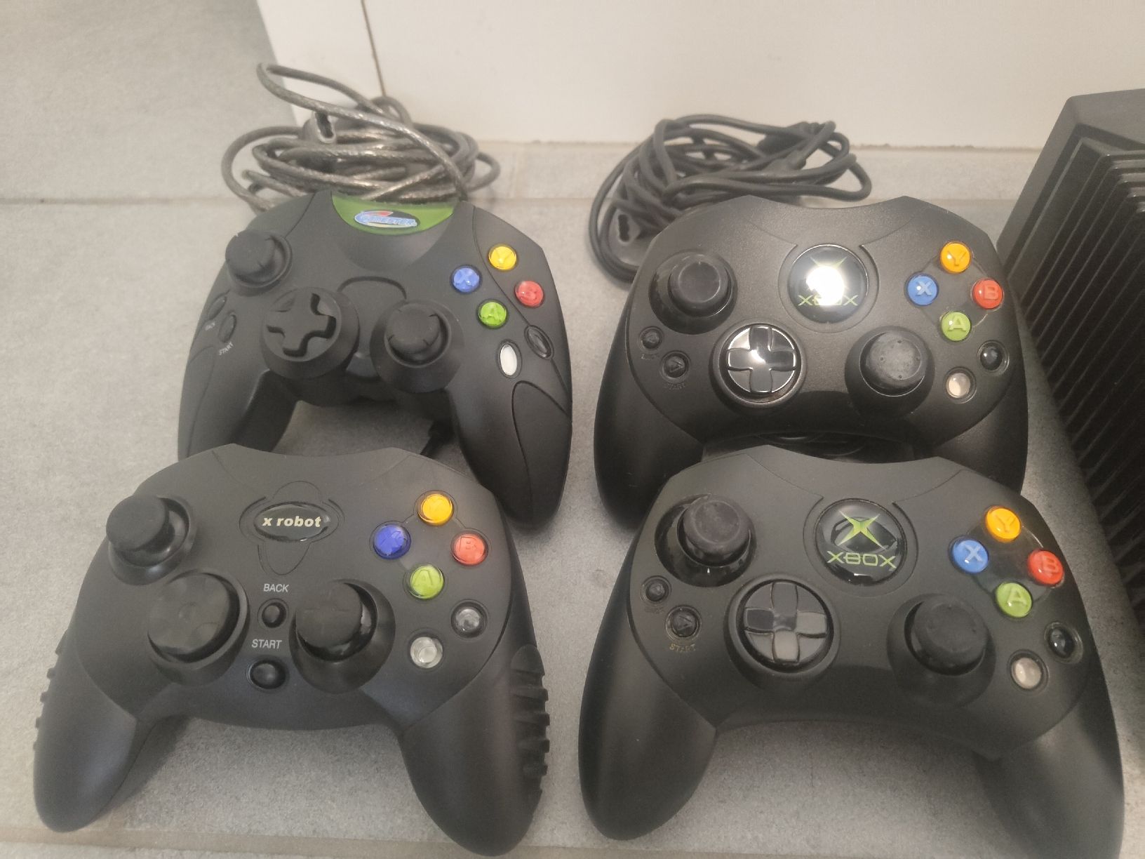 Microsoft Konsolen: Xbox + 4 Controller + Spiel – Defekt aus Frauenfeld von Kepow 2