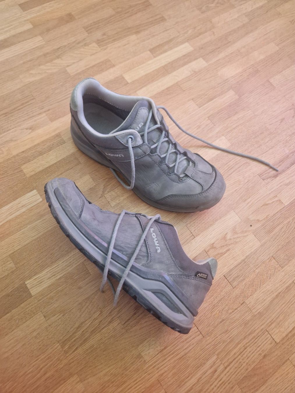 Lowa Damenschuhe: Hiking shoes Gortex Lowa – Gebraucht aus Renens VD von elenamozart 4