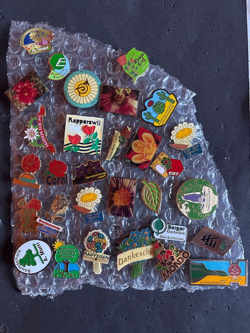 Plaketten & Abzeichen: Pins Blumen – Gebraucht aus Lützelflüh-Goldbach von NicoleL.