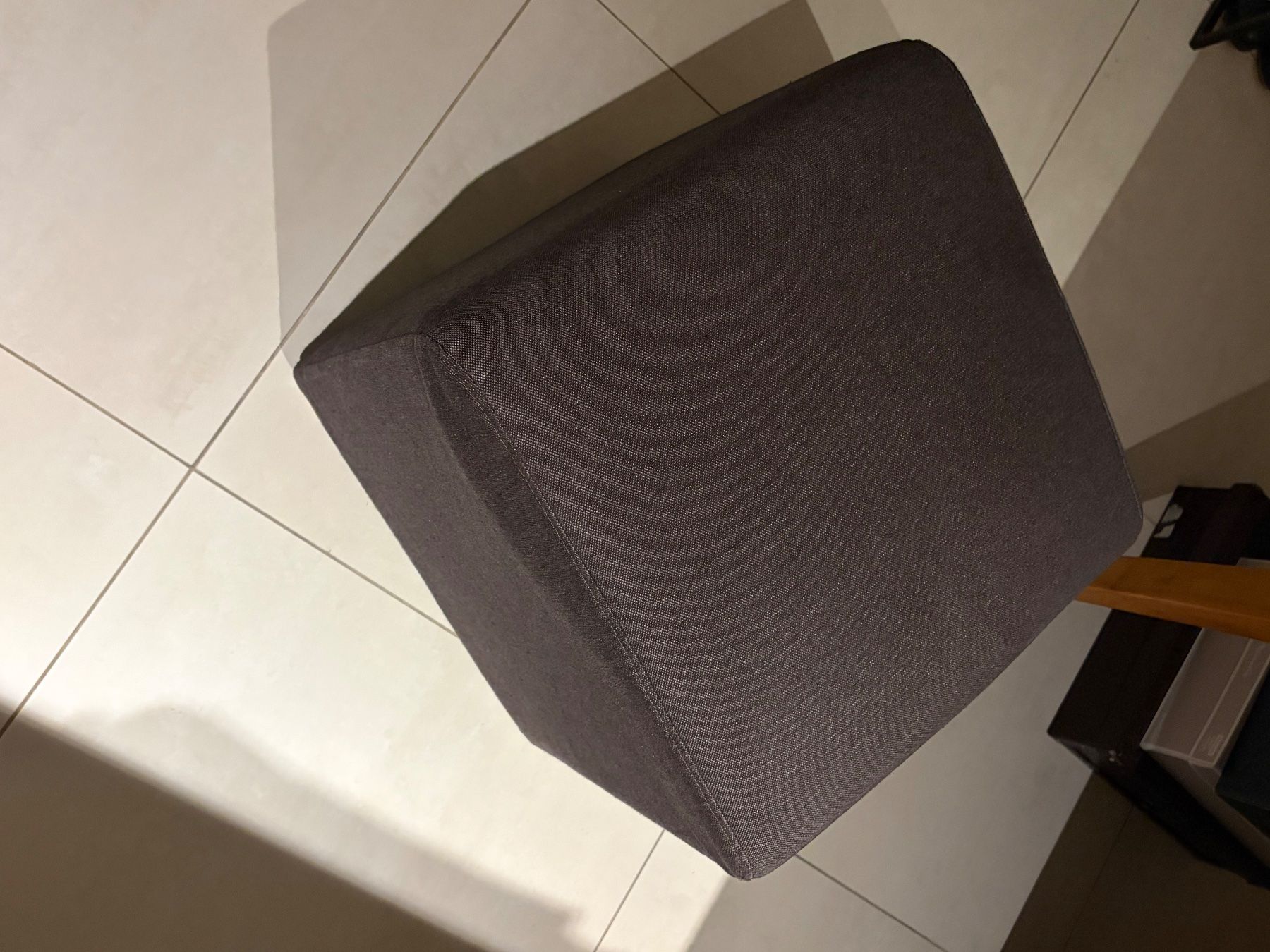 Tabourets: Design Sitzhocker in Dunkelbraun – D'occasion à Zürich par fab_lhd9