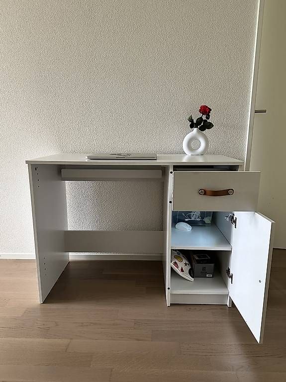 Scrivanie: Bürotisch zu verkaufen / CHF 49. – Usato da Malters venduto da frangecko 1