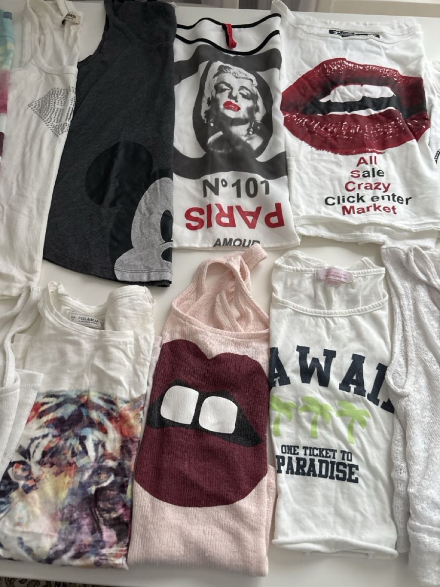 Lotti & Set di vestiti: T- shirts S und XS  – Usato da Zürich venduto da fllanza01 2