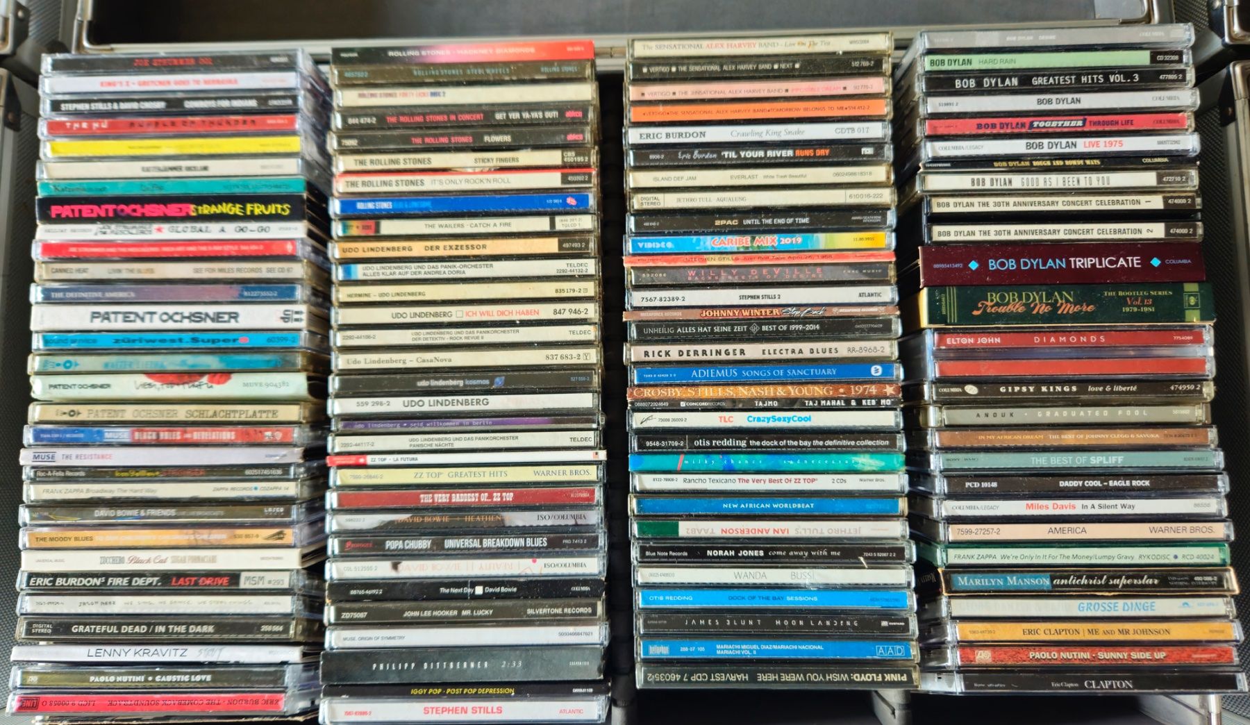 CD: Ca. 120 CD's mit Alucase – Usato da Brittnau venduto da dxf