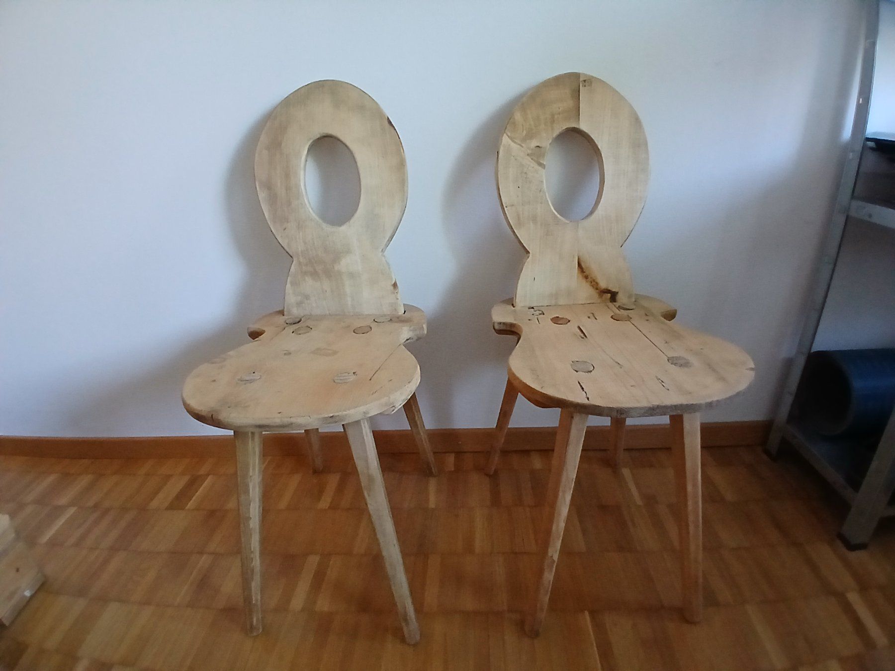 Sedie: Zwei Holzstühle Stabelle – Usato da Stäfa venduto da bauwerk83