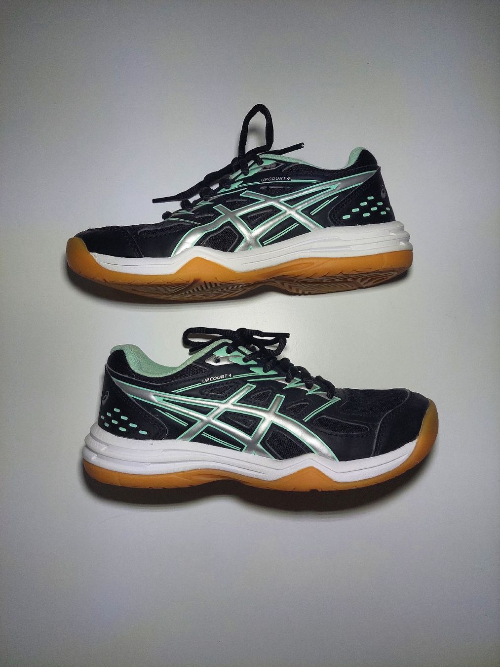 Asics Scarpe da uomo: Asics Hallenturnschuhe Gr. 33.5 – Usato da Liesberg Dorf venduto da FamilieBond007 2