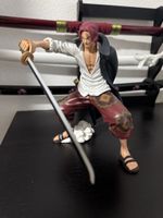 One Piece Shanks Figur mit Schwert – Original Bandai
