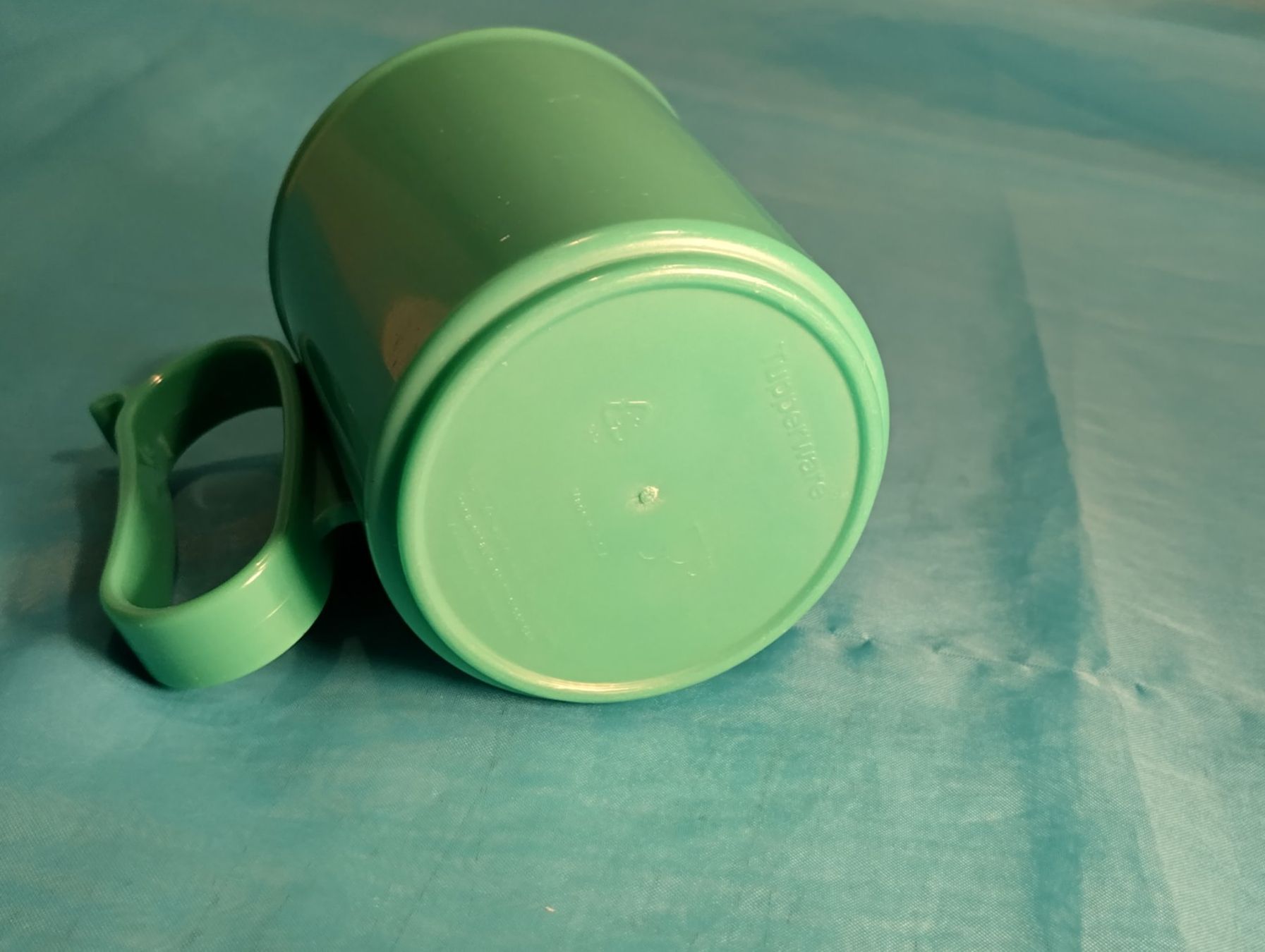 Tupperware Tazze: Tupperware  Becher mit Henkel, türkis – Usato da Bellach venduto da JingleCherry 3