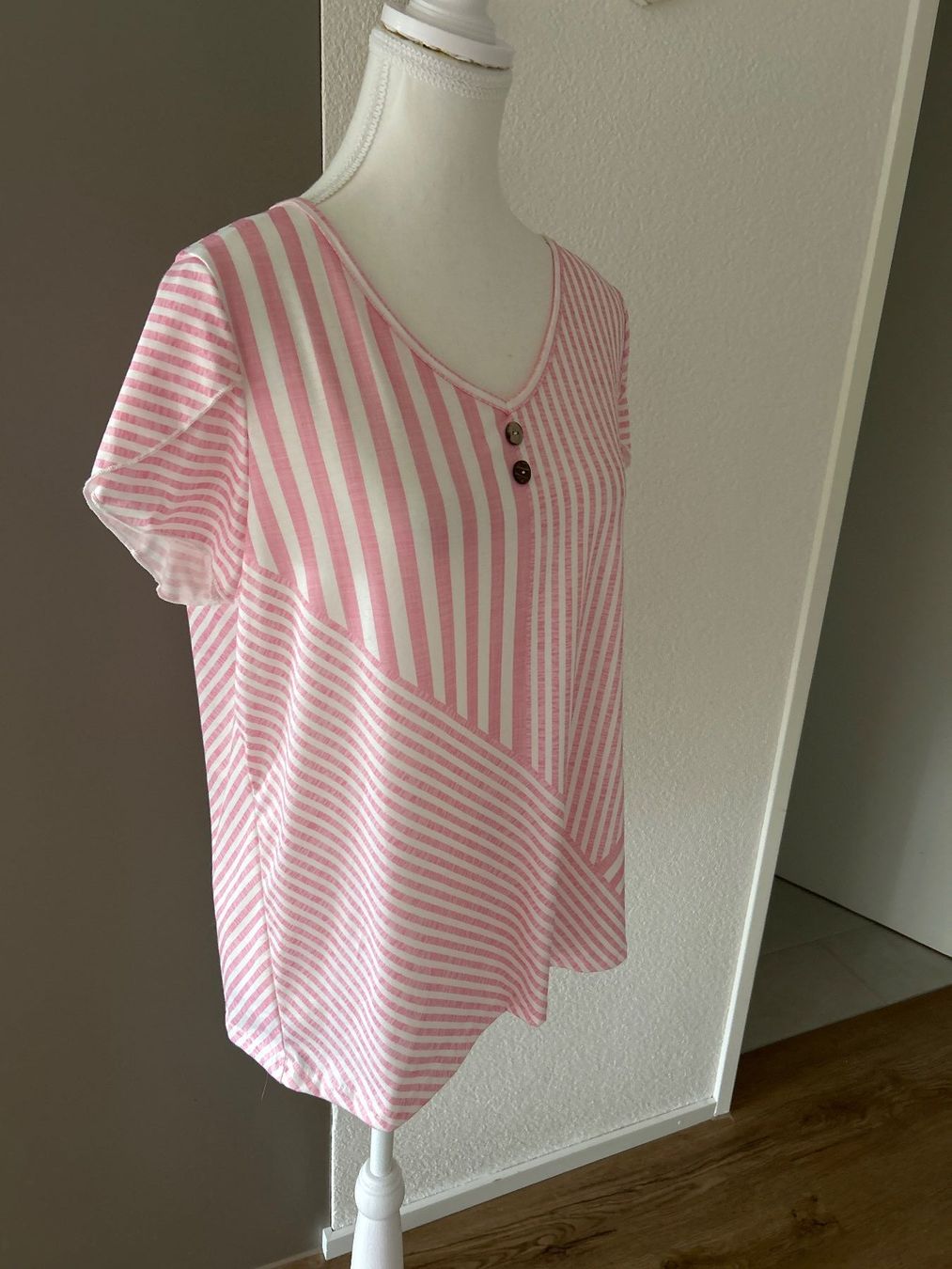 T-shirt: Kurzarm Shirt rosa/ weiss gestreift Grösse M – Nuovo (secondo la descrizione) da Brunnen venduto da Nala2929 2