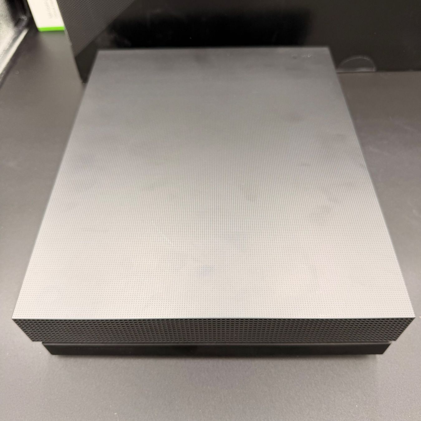 Microsoft Konsolen: Microsoft Xbox One X Project Scorpio 1TB OVP – Gebraucht aus Düdingen von Nerdworld 4