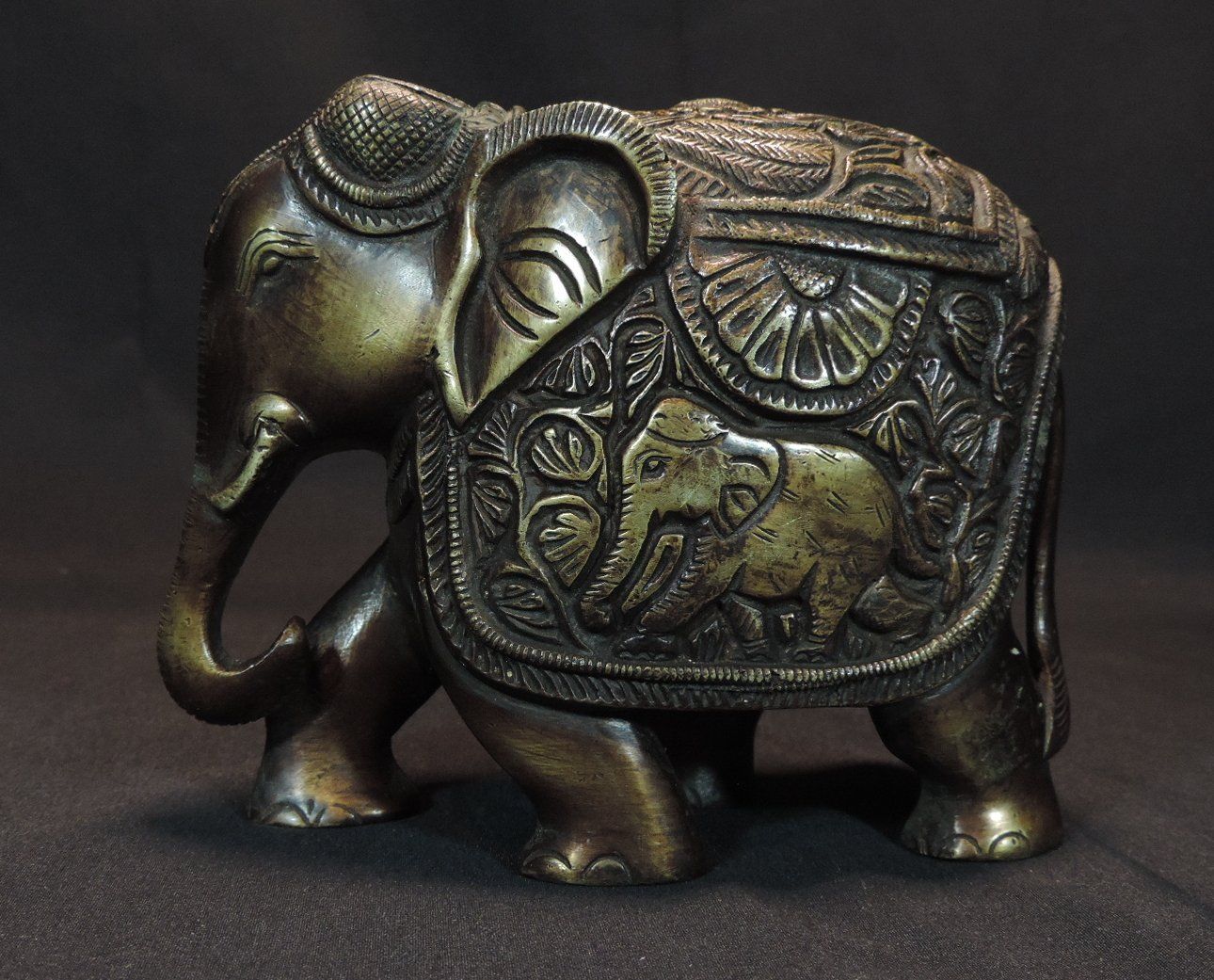 Figuren: massiver, indischer Messing Elefant – Gebraucht aus Duggingen von roterbambus