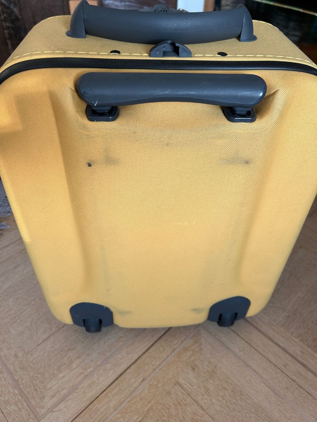 Valigie: Robuster Reisekoffer Carlton gelb, gebraucht – Usato da Emmen venduto da Carbru 1