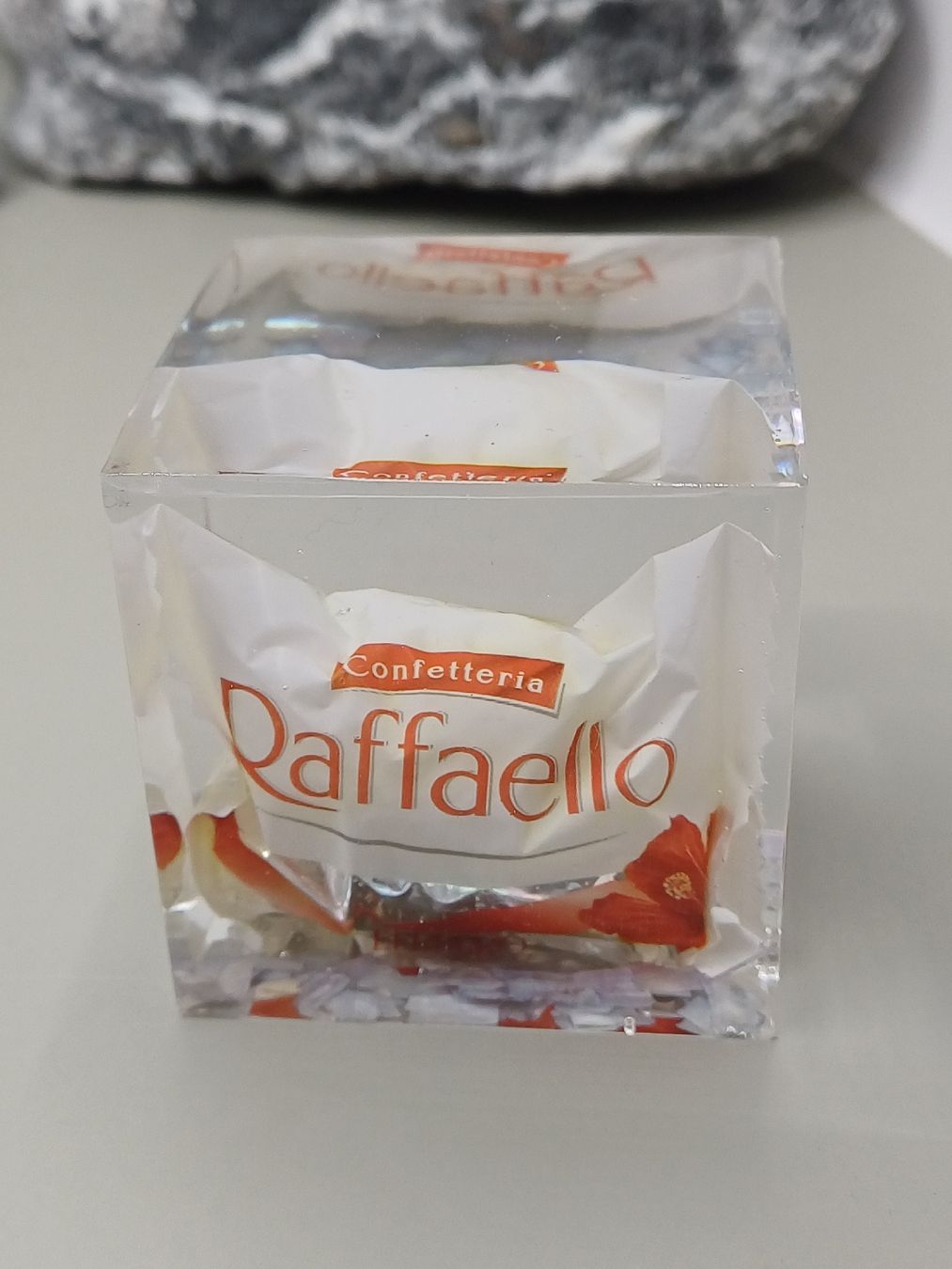 Alle Dekorationen: Raffaello in Epoxy (Unikat) Shell Edition – Neu und originalverpackt aus Kloten von Epoxygalaxy.ch