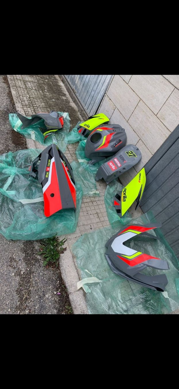 Aprilia Strada: Rennstrecke RSV4 RF – Usato da Chur venduto da Fiolli 2