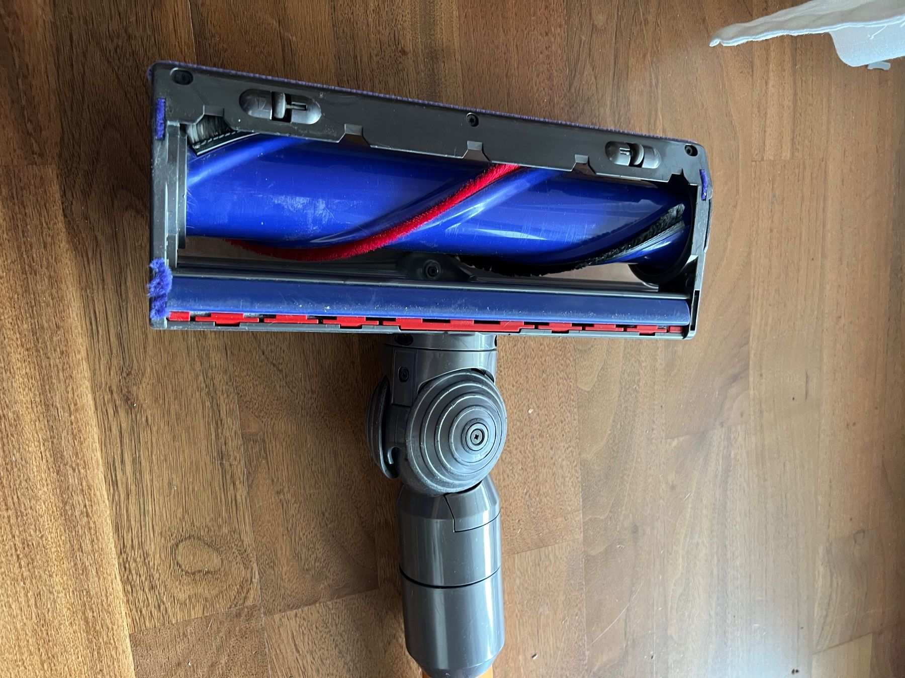 Dyson Staubsauger & Zubehör: Staubsaugerdüse Dyson V8 Absolute Rohr – Gebraucht aus Jona von Sariksa 1