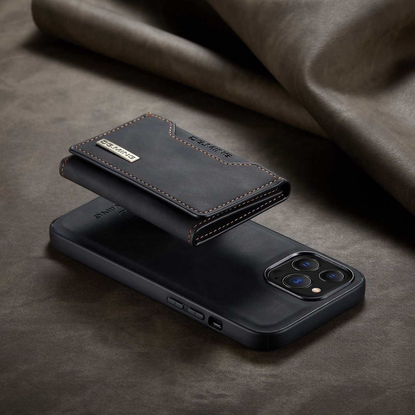 Cover & Protezioni schermo: iPhone 15 Plus Pro Max - Coque avec porte carte détachable – Nuovo e nell'imballaggio originale da Morges venduto da DigiAC