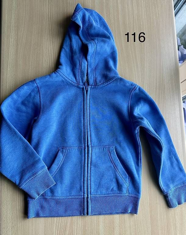 Lotti & Set di vestiti: Trainer / Jogginganzug H&M, Gr. 110-116 – Usato da Fehren venduto da Flugzeug1177 1