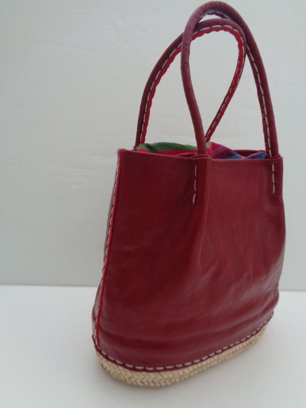 Taschen für Damen: Freizeit-Tasche mit geflochtenem Boden – Gebraucht aus Chur von omonia 1