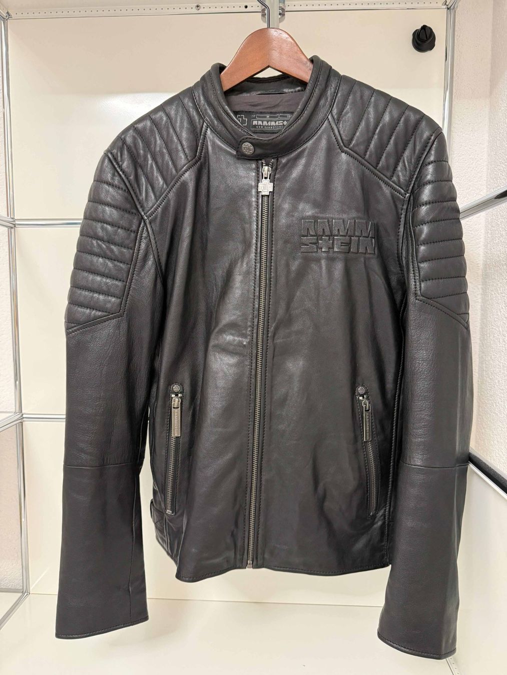 Giacche: Rammstein Lederjacke – Usato da Windisch venduto da Losdosquatros 1