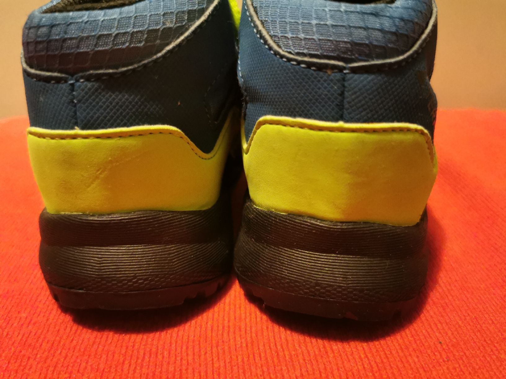Adidas Scarpe da uomo: Adidas Kinder Schuhe Gr. 22 – Nuovo e nell'imballaggio originale da Schlieren venduto da vlalif 2