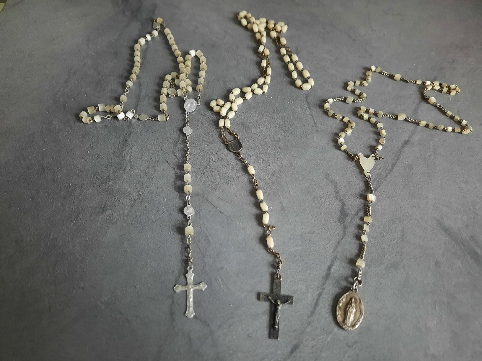 Autres bijoux: Lot de 3 CHAPELETS – D'occasion à Le Locle par marylise01