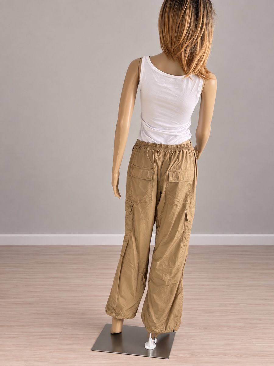 Bershka Pantaloni: Hose Bershka Gr M – Usato da Laupersdorf venduto da Cloludi 1