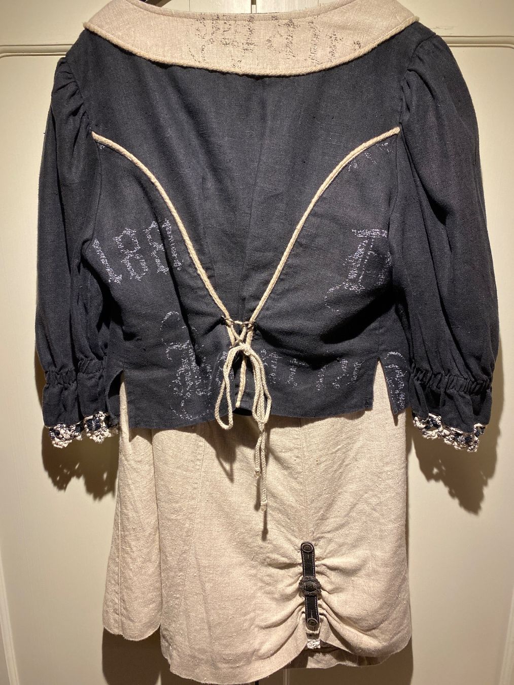 Costumi: %Trachtenbluse mit Rock-Leinen% – Nuovo (secondo la descrizione) da Meienried venduto da ManuelaBoutique 5