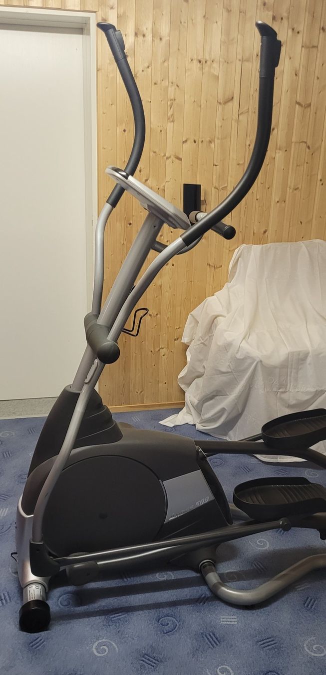 Horizon Hometrainer: Crosstrainer Horizon Andes 509 – Gebraucht aus Feuerthalen von Jsncs