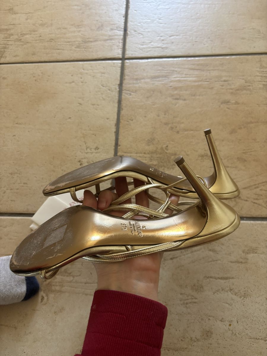 Scarpe da donna: Valentino garavani sandales – Usato da St-Légier- La Chiésaz venduto da anh_9289 4
