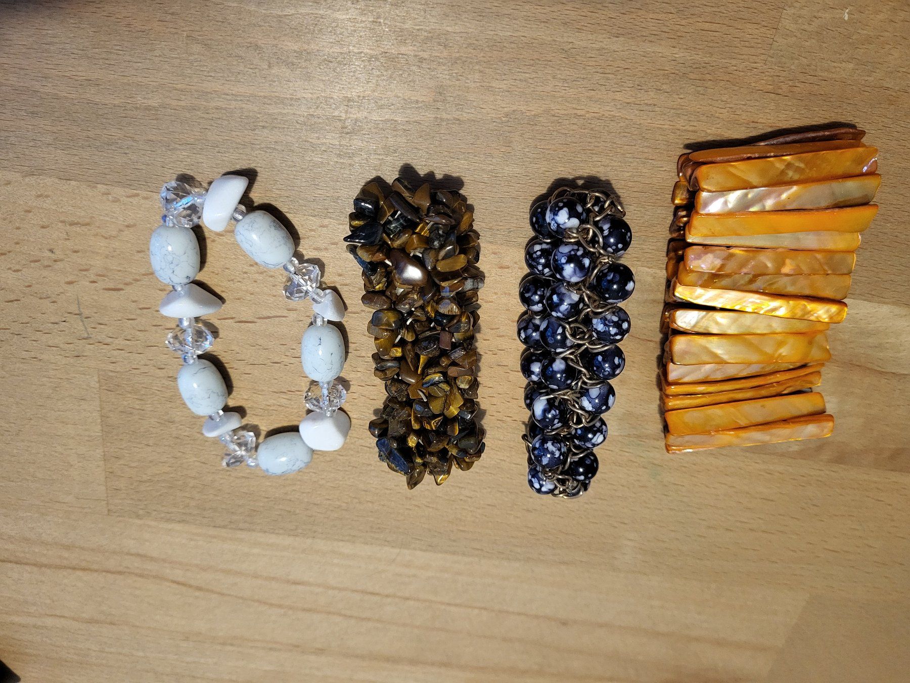 Bracciali & Braccialetti: 4 Armbänder mit Steinen – Usato da Baden venduto da Sara.S234 1
