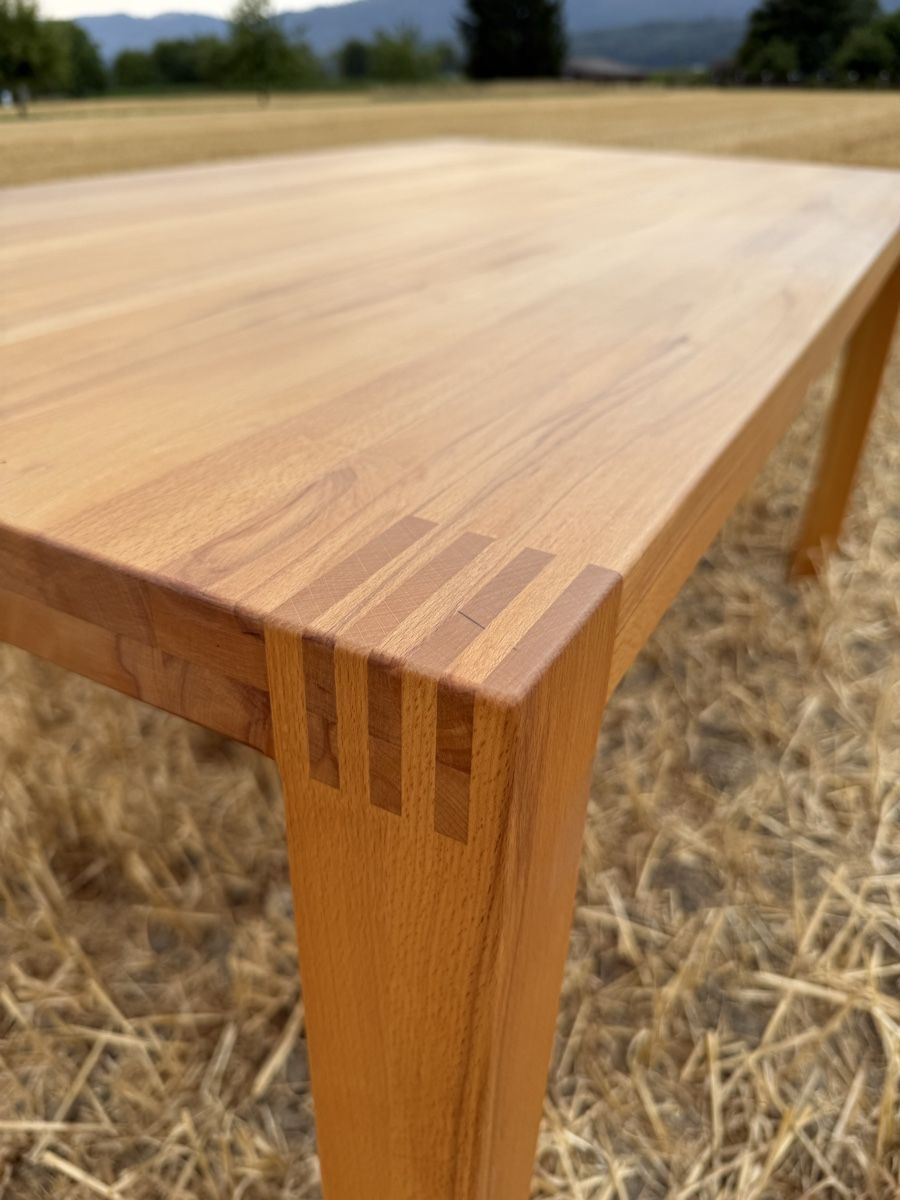 Tables: Tisch in Buchemassiv – D'occasion à Safnern par Powerpopeye 3