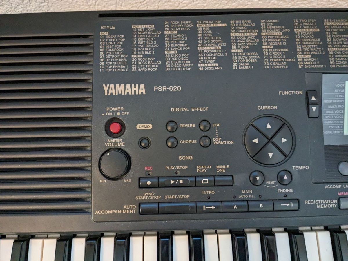 Yamaha Musikinstrumente: Keyboard Yamaha PSR-620 – Gebraucht aus Zürich von  1
