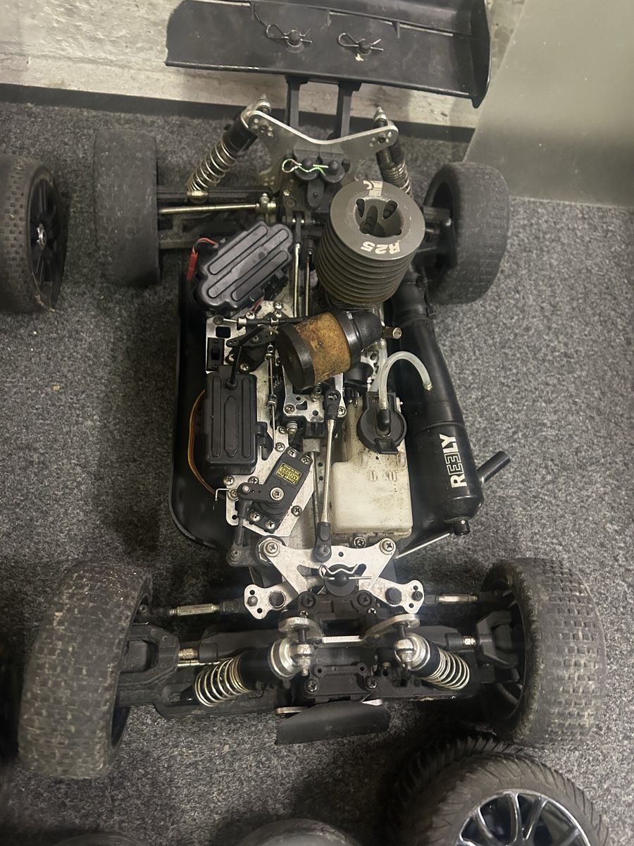 Kyosho Modellismo RC: Rc Benziner Nitro Auto Reely und Kyosho – Difettoso da Oberurnen venduto da Black_Jack_2.4 2