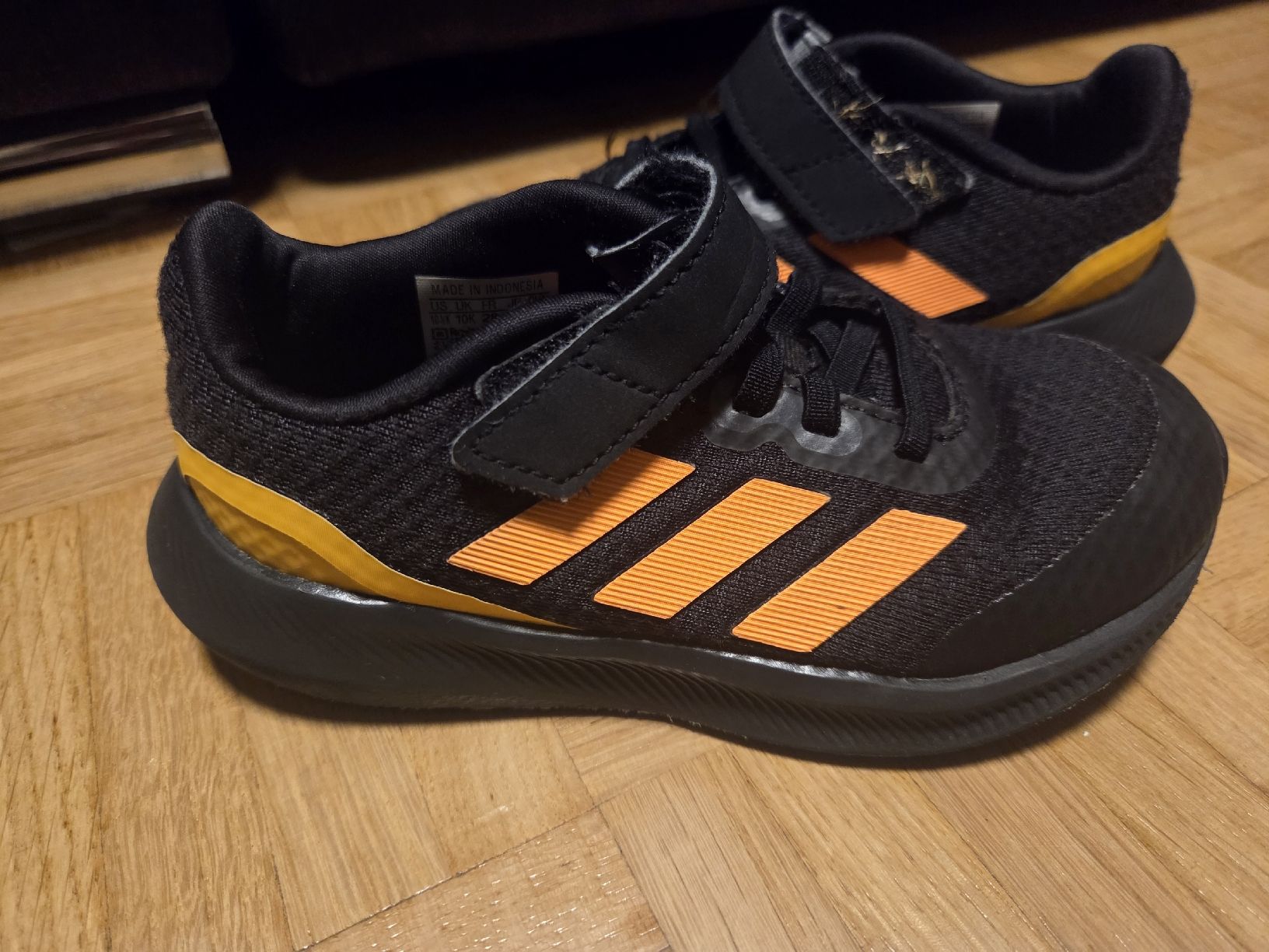 Adidas Scarpe per ragazzi: basket enfant Adidas  – Usato da Meyrin venduto da sof_5ltz 2