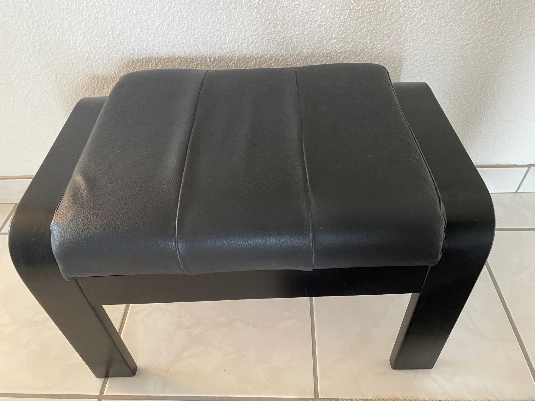 Sgabelli: Hocker Trompet Nava Leder schwarz – Usato da Arlesheim venduto da san_w9vr
