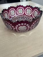Wunderschöne Kristallglasschale, Rubinrot, Handgeschliffen